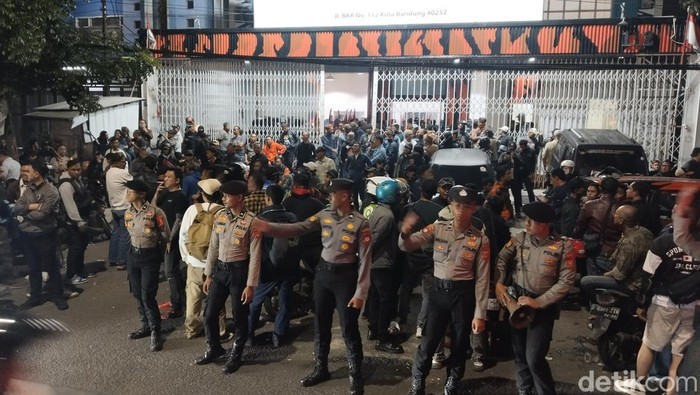 Suasana di markas PP, Jl BKR Kota Bandung.