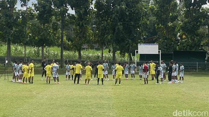 Suasana latihan PSS Sleman di Lapangan Purwobinangun, Pakem, Sleman, Rabu (15/1/2025).