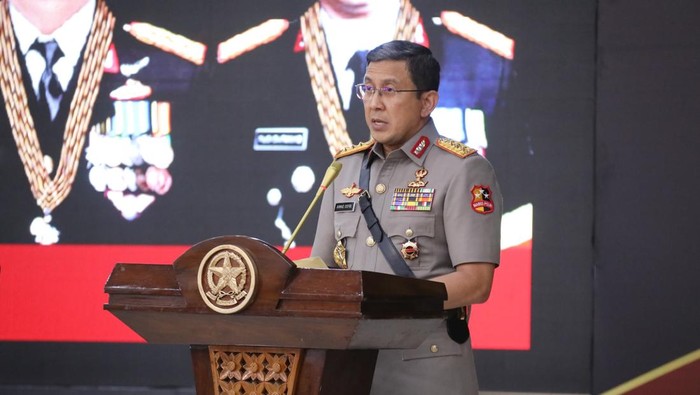 Wakapolri Komjen Ahmad Dofiri resmi membuka Pendidikan Sespimti Dikreg ke-34 dan Sespimmen Polri Dikreg ke-65 Tahun Anggaran 2025 di Lembang, Jawa Barat, Rabu (15/1/2025).