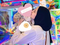 Zaskia Sungkar Menyusui Anak Adopsi, Gimana Caranya? Ini Penjelasan Dokter