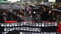 Aksi Kamisan ke-847 ini bertepatan dengan peringatan 18 Tahuan Aksi Kamisan.  