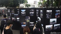 Beragam foto selama aksi Kamisan dipamerkan.  