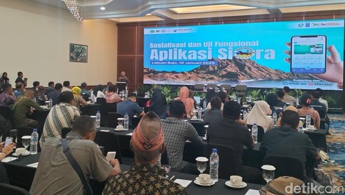 Sosialisasi dan uji fungsional aplikasi Siora kepada pelaku wisata dan stakeholder terkait di Labuan Bajo, Manggarai Barat, NTT, Kamis (16/1/2025).