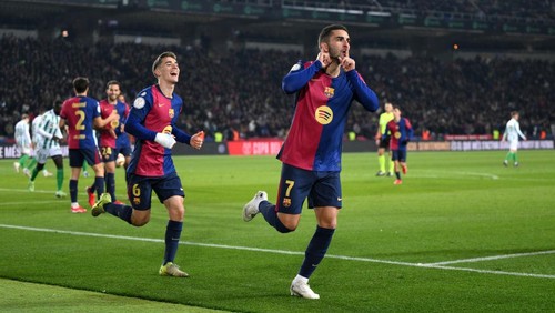 BARCELONA, SPAIN - JANUARY 15: Ferran Torres of FC Barcelona celebrates scoring his teams fourth goal during the Copa del Rey Round of 16 match between FC Barcelona and Real Betis at Estadi Olimpic Lluis Companys on January 15, 2025 in Barcelona, Spain. (Photo by David Ramos/Getty Images)