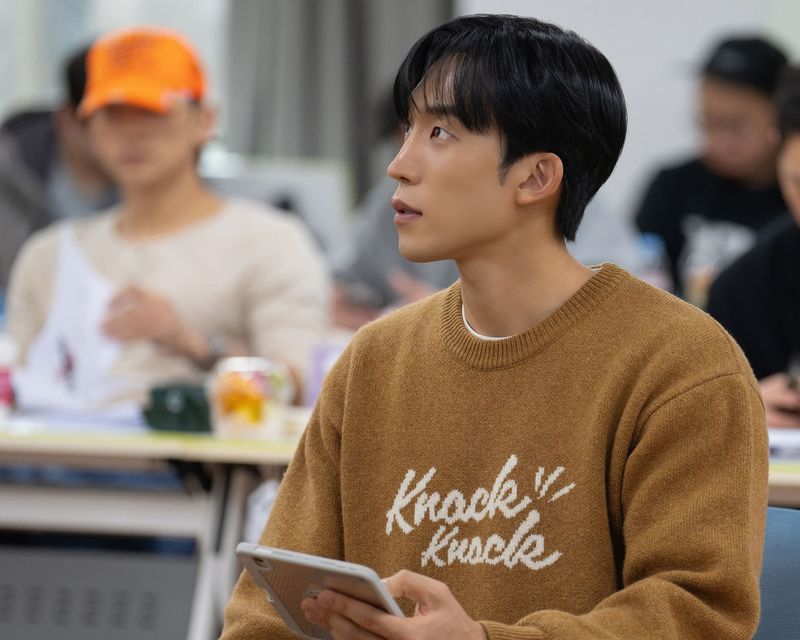 Lee Sang Yi saat pembacaan naskah Bloodhounds 2.
