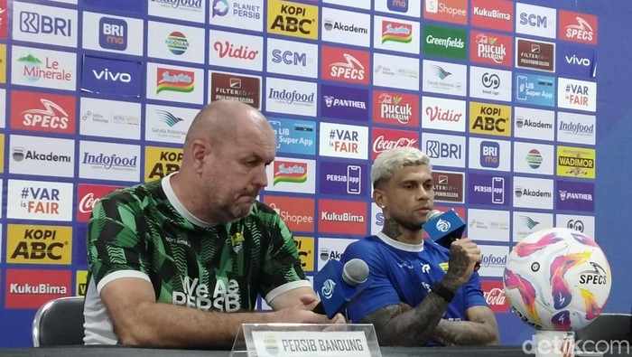Bojan Hodak dan Ciro Alves.