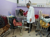 Dedikasi Dokter Palestina, Rawat Pasien Meski Kehilangan Satu Kaki