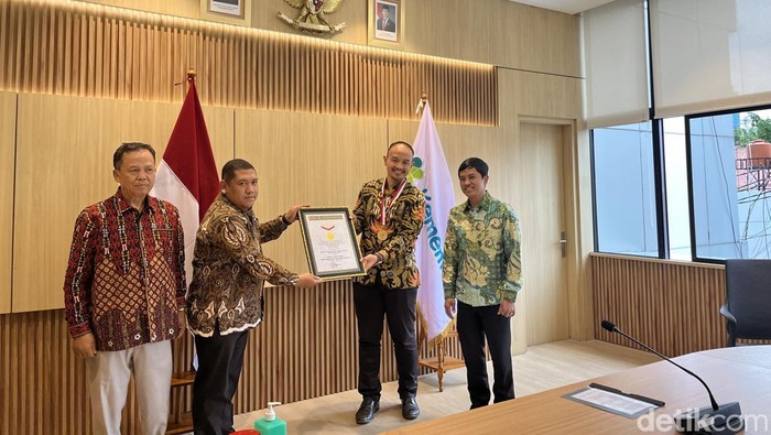 Dokter lulusan tercepat