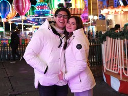 Foto: Gaya Couple Syifa Hadju & El Rumi Nge-date di Winter Wonderland London