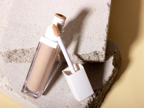 Ilustrasi makeup concealer