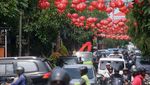 Jelang Imlek, Sepanjang Jalan di Denpasar Berhias Lampion