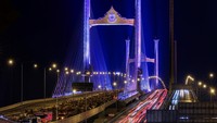 Proyek yang menelan biaya sekitar 6,6 miliar baht ini akan secara signifikan meningkatkan arus lalu lintas antara Bangkok dan pinggiran barat dan selatannya.
