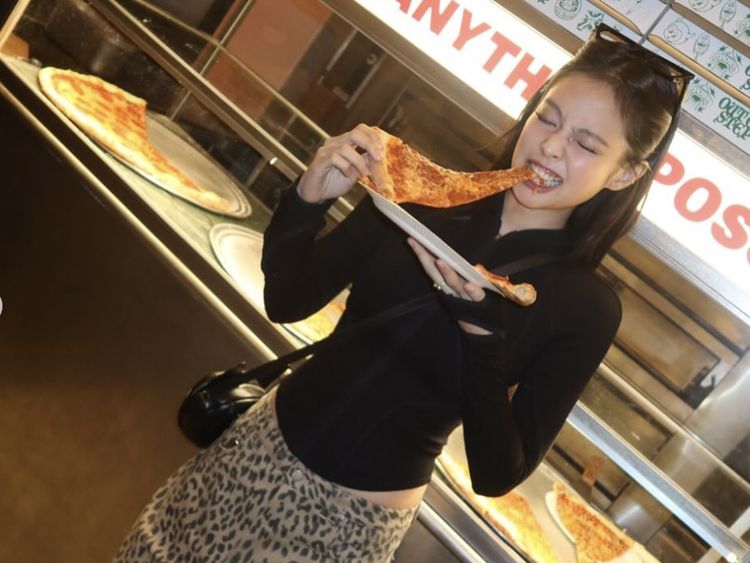 Jennie BLACKPINK Ultah ke-29, Intip Keseruannya Saat Kulineran