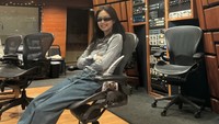 Penyanyi dan rapper, Jennie BLACKPINK tengah merayakan hari lahirnya. Momen ini dimanfaatkan Jennie untuk sekaligus beri kode rilis lagu baru. Foto: Instagram jennierubyjane