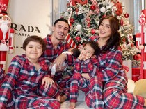 Jessica Iskandar Senang Kesampaian Punya Anak Cewek, El Barack Bantu Urus