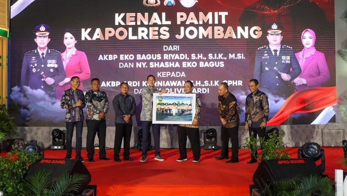 Kenal pamit Kapolres Jombang