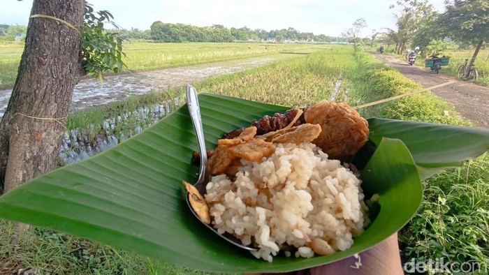 Sego Megono Sor Ringin di Dusun Karanglo, Argomulyo, Sedayu, Bantul, Kamis (16/1/2025).
