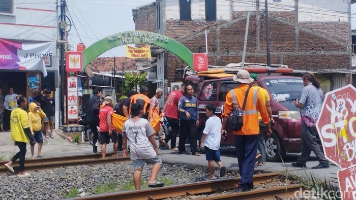 Lokasi perlintasan tanpa palang tempat kecelakaan tewaskan pemotor di Gayamsari, Semarang, Kamis (16/1/2024).