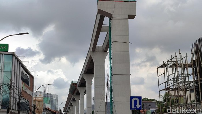 Melihat Progres Pembangunan LRT Jakarta Velodrome-Manggarai Progres pembangunan LRT Jakarta fase 1B Veloderom-Manggarai telah menunjukkan perkembangan yang signifikan. Begini progresnya.