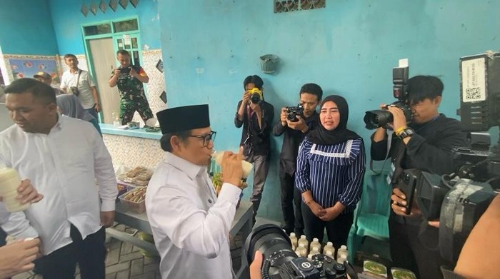 Menteri Koordinator Bidang Pemberdayaan Masyarakat RI, Muhaimin Iskandar (Cak Imin), menyambangi kelompok pemberdayaan PT Permodalan Nasional Madani (PNM) di Mojokerto, Jawa Timur.