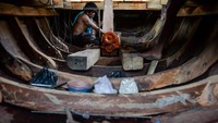 Perahu tersebut dijual dengan harga Rp 30 juta - Rp 500 juta tergantung ukuran gross tonnage (GT) dengan waktu pengerjaan selama empat hingga tujuh bulan.  