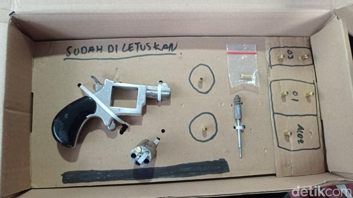 Penampakan pistol rakitan