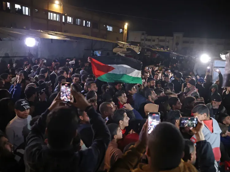 Senyum Penuh Syukur Warga Gaza usai 15 Bulan Dihantui Bom Israel