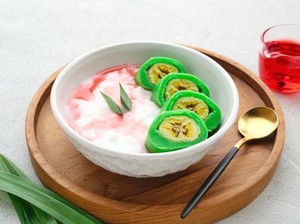 Resep Es Pisang Ijo Khas Makassar dengan Kuah Manis Creamy