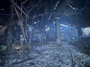 Damkar Ungkap Alasan Proses Pemadaman Glodok Plaza Berlangsung Lama