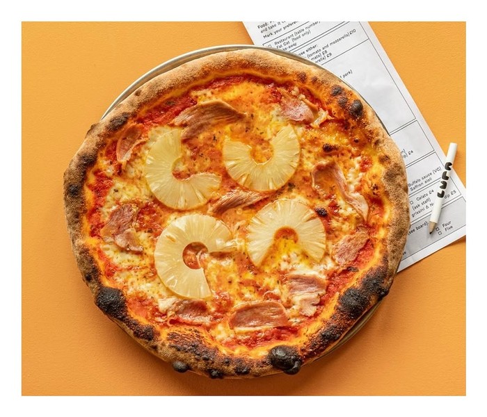 pizza nanas seharga Rp 2 juta
