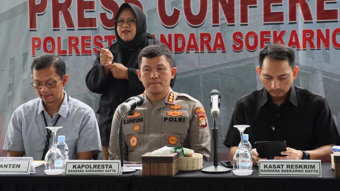 Polisi menggagalkan pengiriman pekerja migran ilegal ke luar negeri di Bandara Soekarno-Hatta.