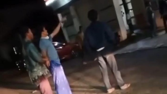 Seorang pria mengamuk di RSUD Hajja Andi Depu Polman karena dilarang masuk bersama rombongannya.
