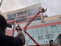 Video Kondisi Terkini Glodok Plaza Setelah 12 Jam Kebakaran