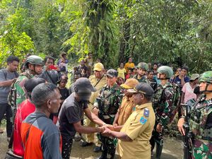 Pimpinan OPM Buron Pembunuhan 4 Prajurit di Maybrat Serahkan Diri ke TNI