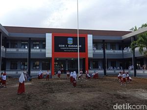 PAUD-SD di Pangandaran Perbolehkan Siswa Bawa HP, tapi...