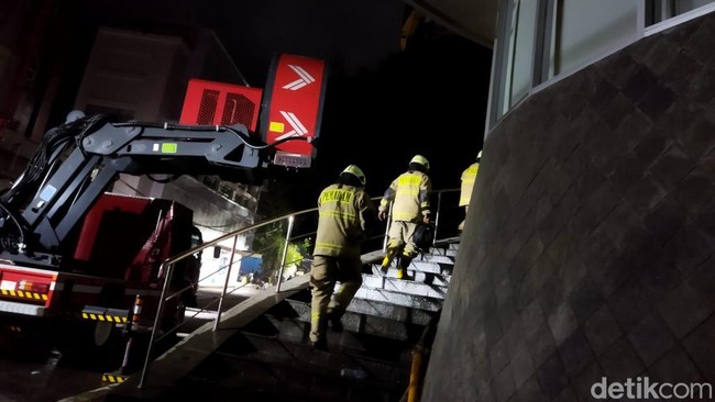 Masih Bertambah Jumlah Kantong Jenazah Korban Kebakaran Glodok Plaza
