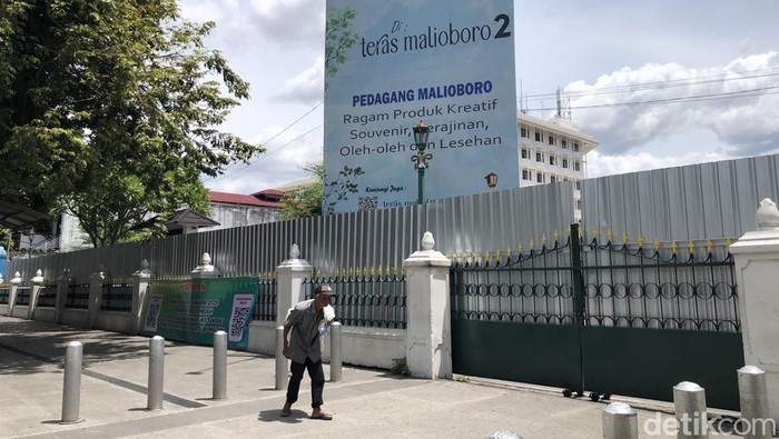 Suasana di lokasi Teras Malioboro 2 lama di utara gedung DRPD Provinsi DIY, Jogja, Kamis (16/1/2025).