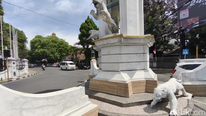 Tugu Maung di Kota Bandung.