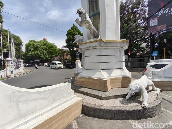 Tugu Maung di Kota Bandung.