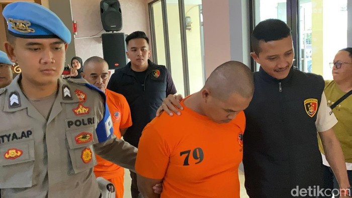 Ujang nekat membunuh teman sendiri gegara sakit hati anak-istri diacungi golok