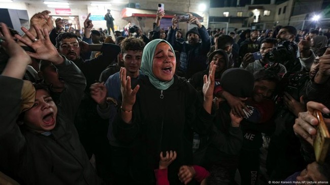 Sorak Sorai Warga Sambut Gencatan Senjata di Gaza