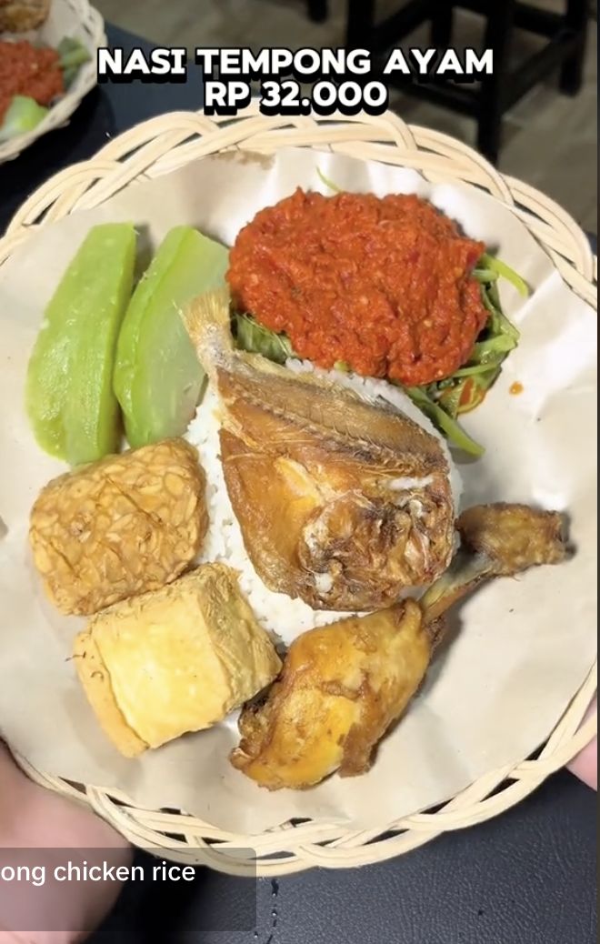 10 Nasi Tempong di Jakarta yang Sambalnya Pedas Nyengat