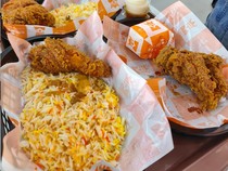 5 Resto Ayam Lokal yang Lagi Naik Daun dan Diantre Pembeli