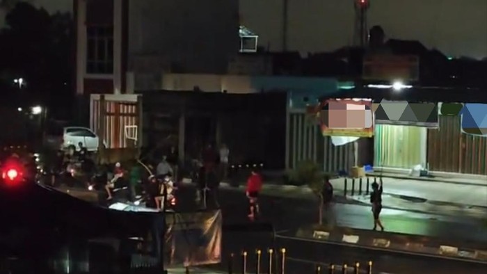 Aksi tawuran di Kecamatan SU I Palembang.