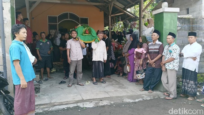 Anniyah, korban pembunuhan di Hotel kawasan Jalan Tunjungan Surabaya dimakamkan di Lumajang