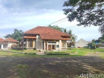 Kondisi Pusat Oleh-oleh Khas Ciamis yang Sudah Bertahun-tahun Terbengkalai