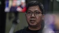 Towel menduga kasus ini bermula ketika ia mengkritik mantan juru taktik Timnas Indonesia, Shin Tae-Yong. Doxing ini juga menyeret akun media sosial sekolah anaknya yang digeruduk netizen.   