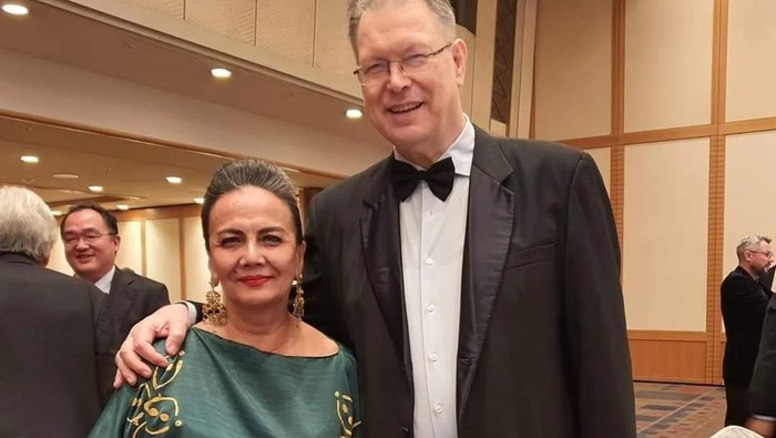 Christine Hakim dan Jeroen Lezer.