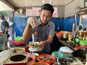 20+ Makanan Khas Makassar Populer, Santapan Wajib Saat ke Kota Daeng!