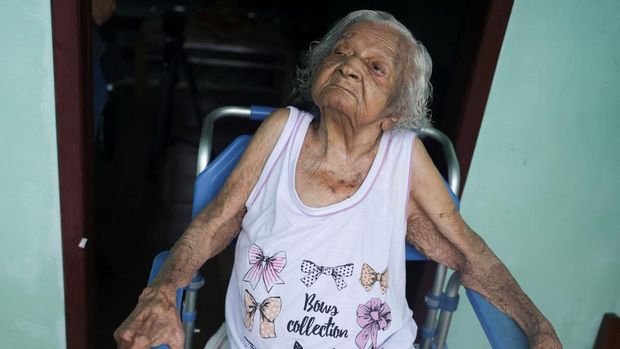 Deolira Gliceria Pedro da Silva, wanita berusia 119 tahun. (REUTERS/Ricardo Moraes)